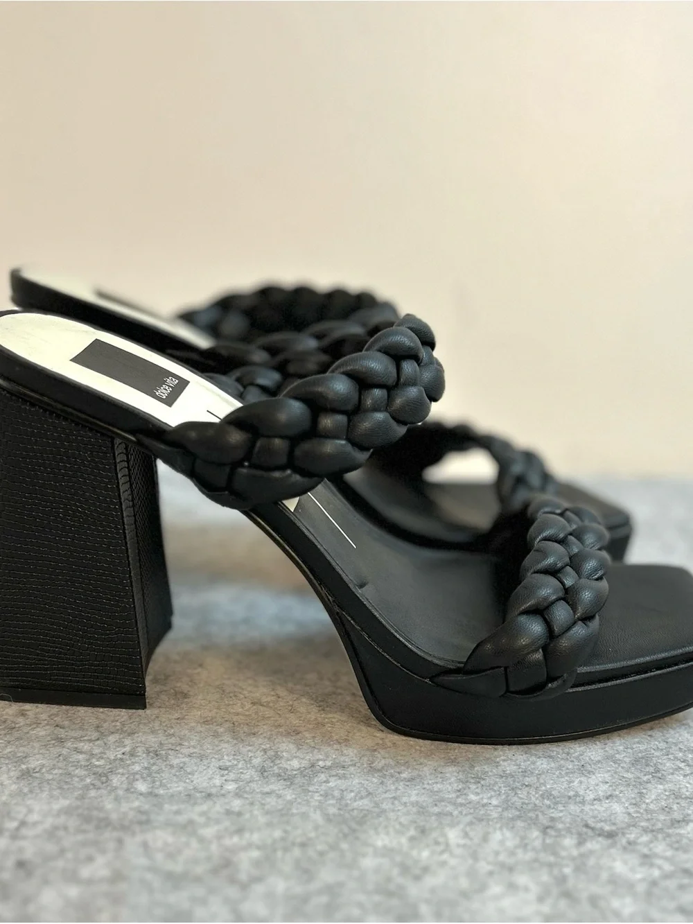 Dolce Vita floor sample